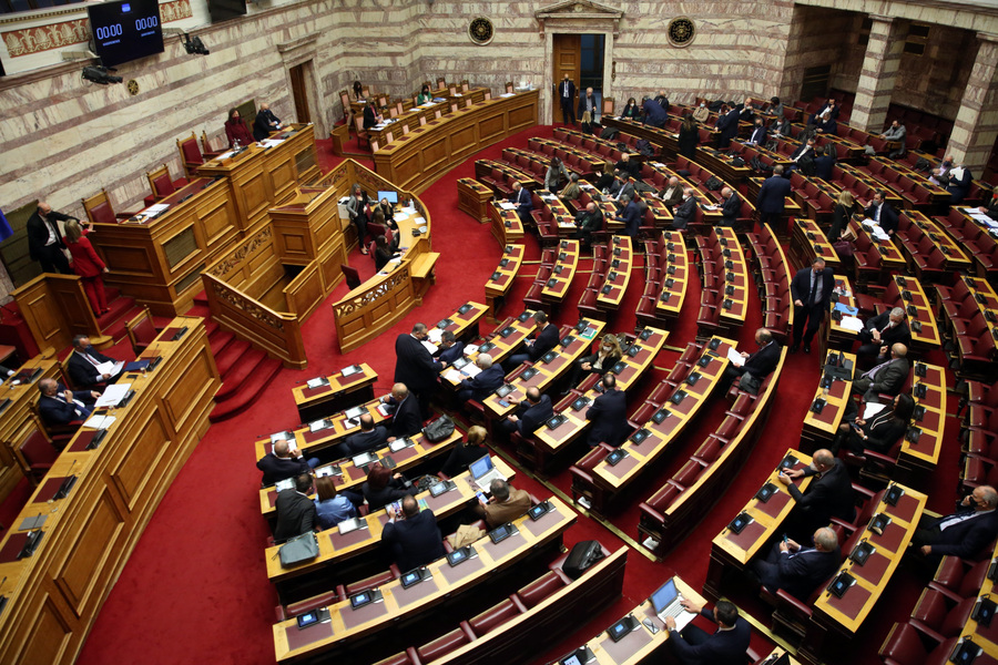 LIVE: Η συζήτηση της πρότασης δυσπιστίας του ΣΥΡΙΖΑ στη Βουλή