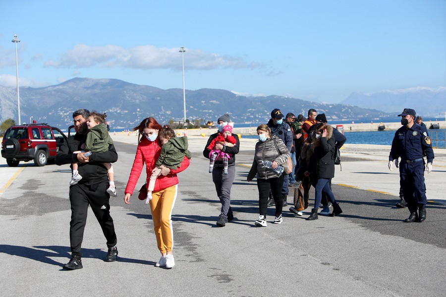 Φωτιά Euroferry Olympia: Έντεκα αγνοούμενοι με τρεις Έλληνες ανάμεσά τους (upd)