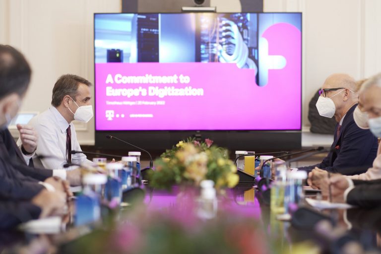 Συνάντηση Μητσοτάκη – CEO Deutsche Telekom: Επενδύσεις 3 δισ. ευρώ την επόμενη πενταετία