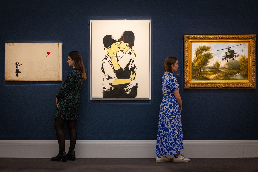 Sotheby’s: Δύο έργα του Banksy που είχε στη συλλογή του ο Ρόμπι Γουίλιαμς πουλήθηκαν για “αστρονομικό” ποσό