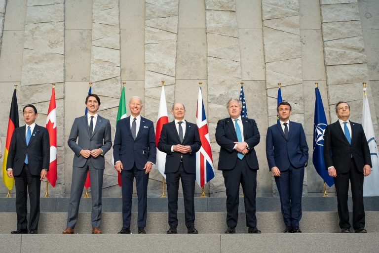 Οι ηγέτες της G7 συμφώνησαν να μελετήσουν την επιβολή πλαφόν στη ρωσική ενέργεια