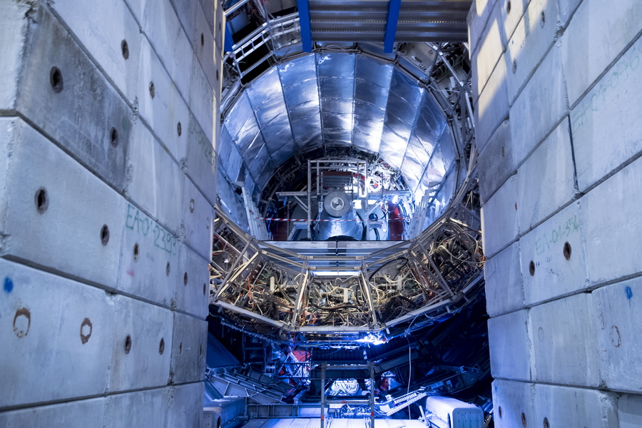 Επαναλειτουργεί μετά από τρία χρόνια o μεγάλος επιταχυντής του CERN