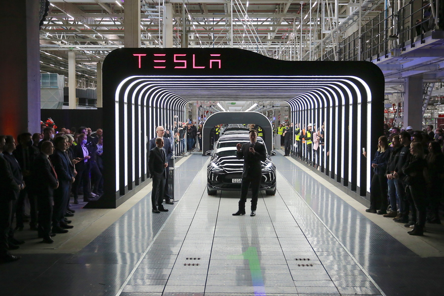 Οι απολυμένοι της Tesla στρέφονται εναντίον του Έλον Μασκ