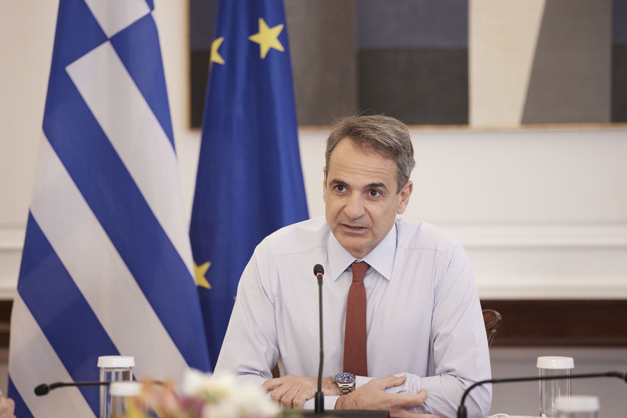 Μητσοτάκης στο υπουργικό: Αγγίζουν τα 4 δισ. ευρώ οι παρεμβάσεις για τον πληθωρισμό