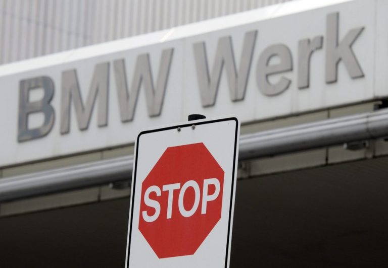 BMW και Porsche διακόπτουν τμήμα της παραγωγής τους λόγω έλλειψης εξαρτημάτων από την Ουκρανία