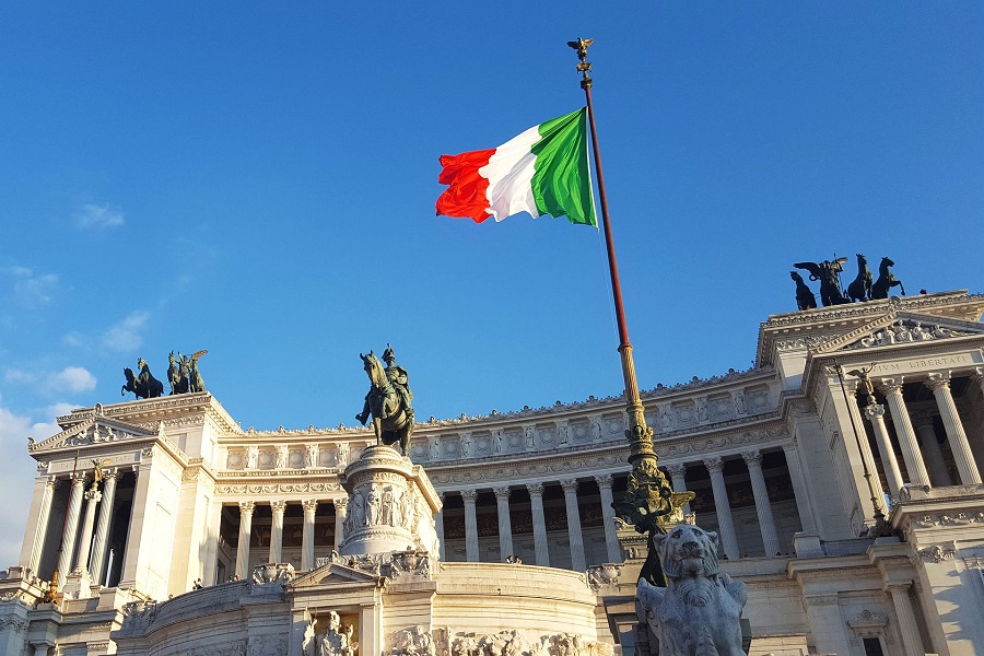 Μεγάλο προβάδισμα της ακροδεξιάς στις ιταλικές δημοσκοπήσεις