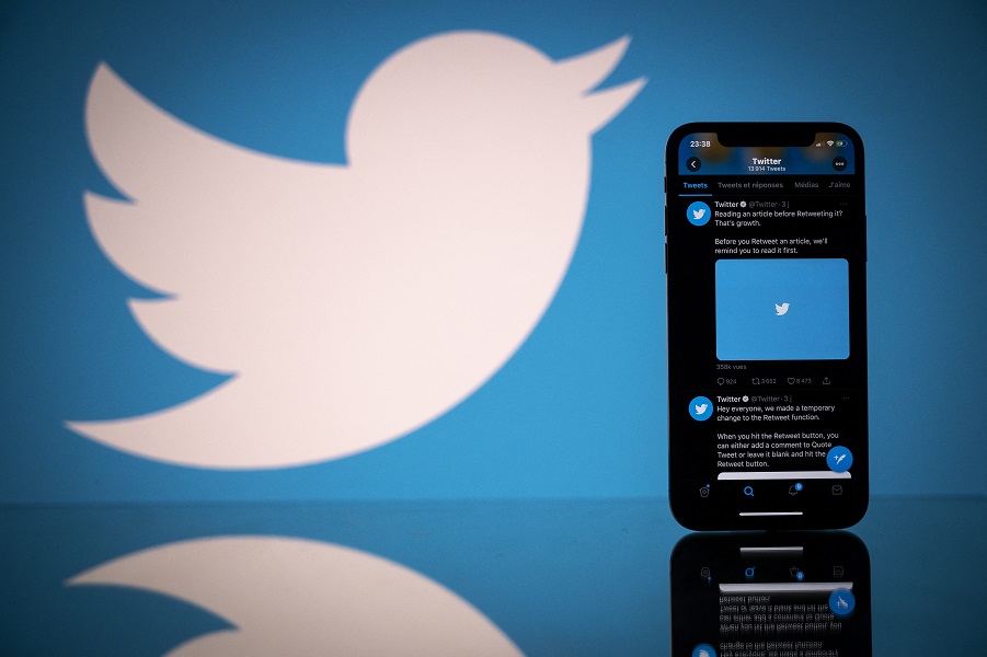 Twitter και Κομισιόν σε αντιπαράθεση για την παραπληροφόρηση