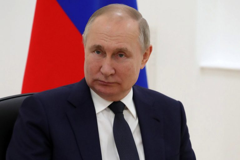 Αποπληρωμή ευρωομολόγων σε ρούβλι προστάζει ο Πούτιν