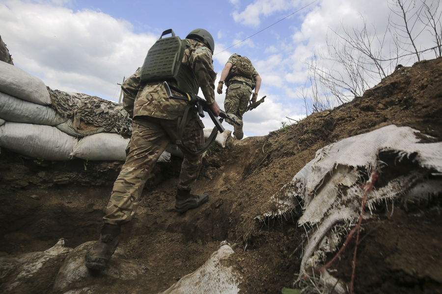 Ουκρανία: Τρεις μήνες πολέμου – Η Ρωσία κατηγορείται για τακτική «καμένης γης» στο Ντονμπάς
