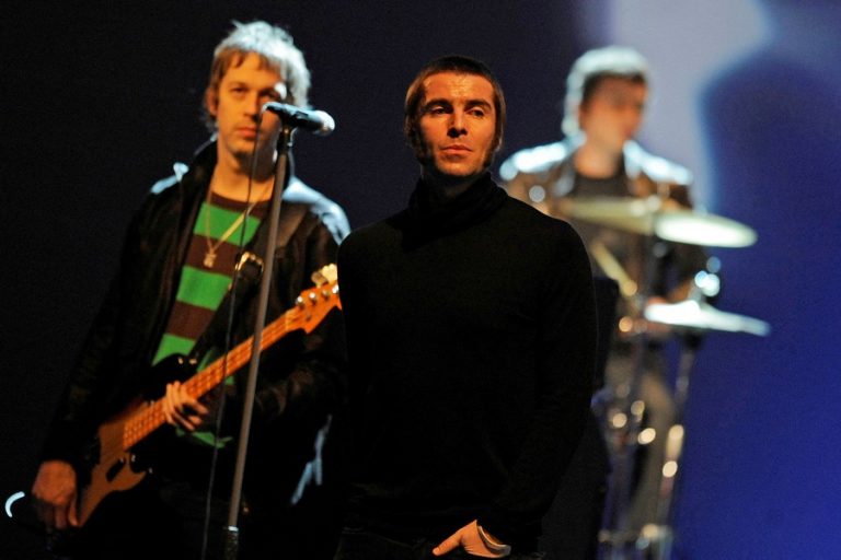Πόσο πουλήθηκε η κιθάρα που «διέλυσε» τους Oasis