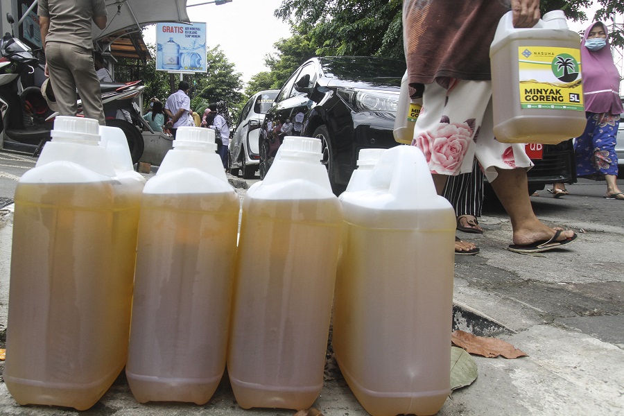 Η Ινδονησία θα άρει την απαγόρευση στις εξαγωγές φοινικέλαιου