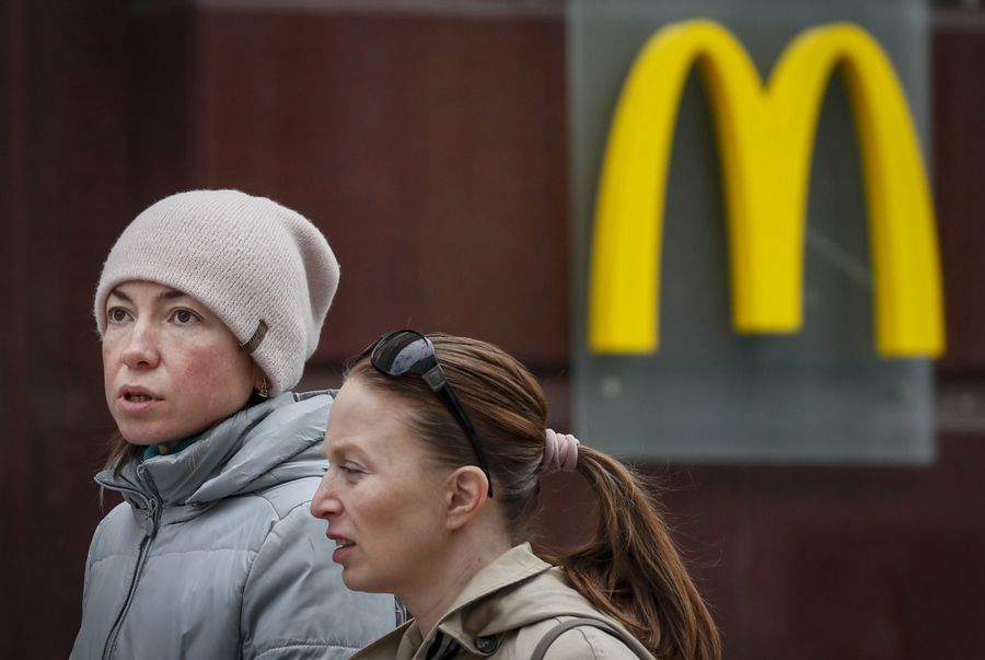 Ανοίγουν ξανά τα McDonald’s στη Ρωσία υπό νέα επωνυμία