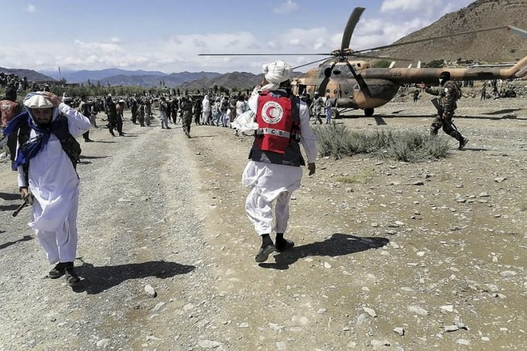 Σοκ από τον σεισμό 6,1 Ρίχτερ στο Αφγανιστάν – Στους 950 έφτασαν οι νεκροί