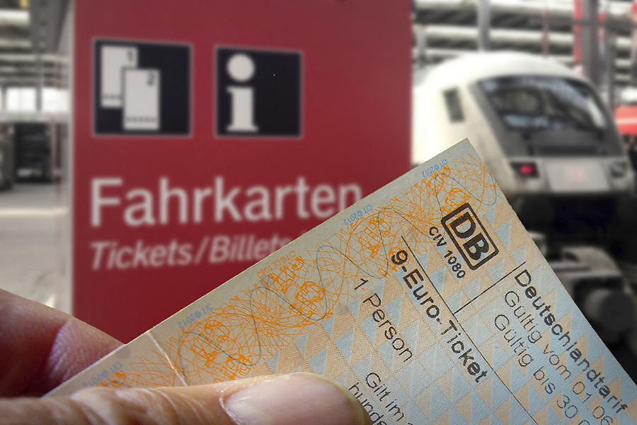 Από λεωφορεία μέχρι… φέρι-μποτ: Ποιες ευρωπαϊκές χώρες μοιράζουν δωρεάν εισιτήρια για μέσα μεταφοράς
