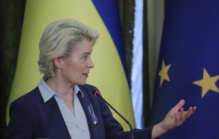 Φον ντερ Λάιεν: Η ΕΕ θα αποφασίσει την επόμενη εβδομάδα για την αίτηση ένταξης της Ουκρανίας