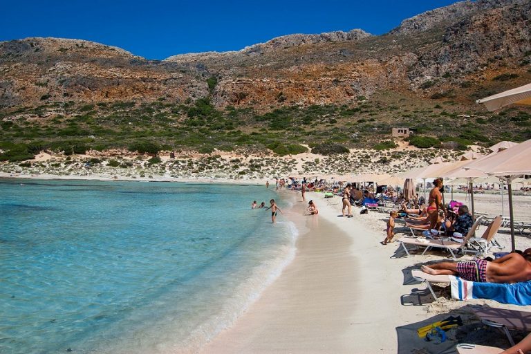 Οι ελληνικές παραλίες στις καθαρότερες της Ευρώπης για κολύμβηση, σύμφωνα με τη Eurostat