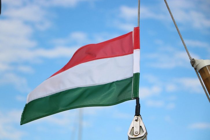 hungarian flag 2414351 1920