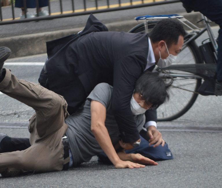 Υπήρχαν προβλήματα με την ασφάλεια του Άμπε, παραδέχεται η ιαπωνική αστυνομία 