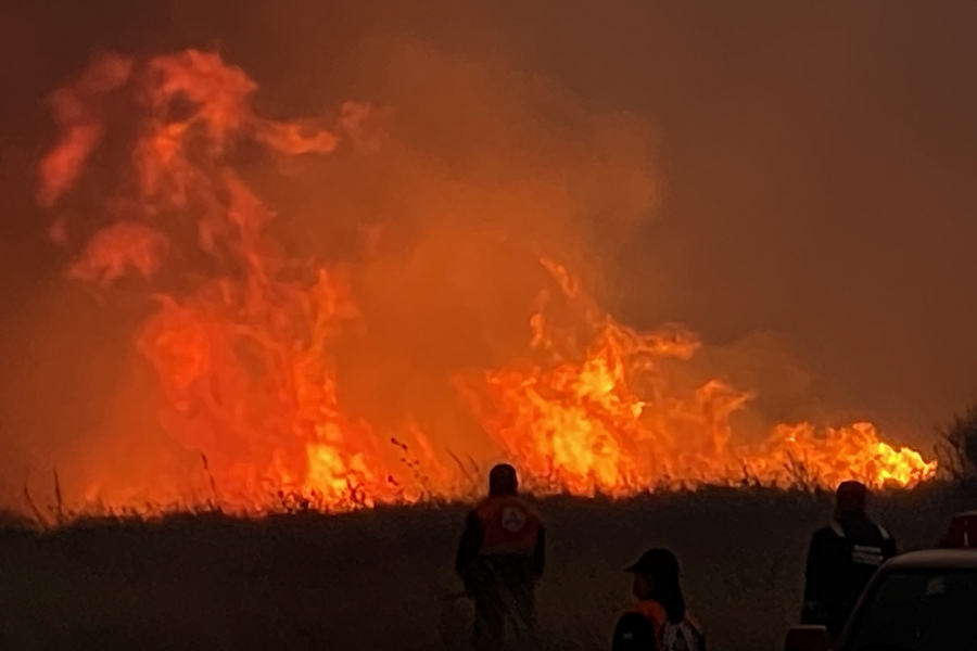 Μαίνεται η φωτιά στην Ηλεία – Ξεκίνησαν να επιχειρούν τα εναέρια μέσα