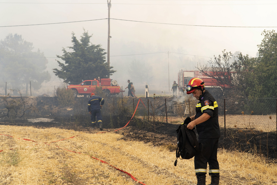 Μυτιλήνη: Εκκενώνεται προληπτικά ο οικισμός της Βρίσας λόγω του πύρηνου μετώπου