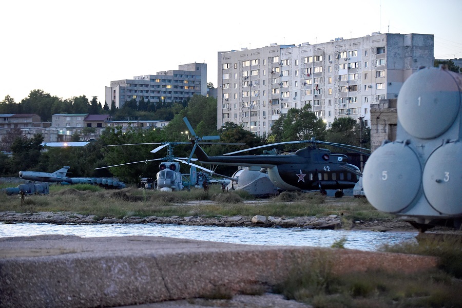Eκρήξεις με ένα νεκρό και 5 τραυματίες σε ρωσική αεροπορική βάση στην Κριμαία