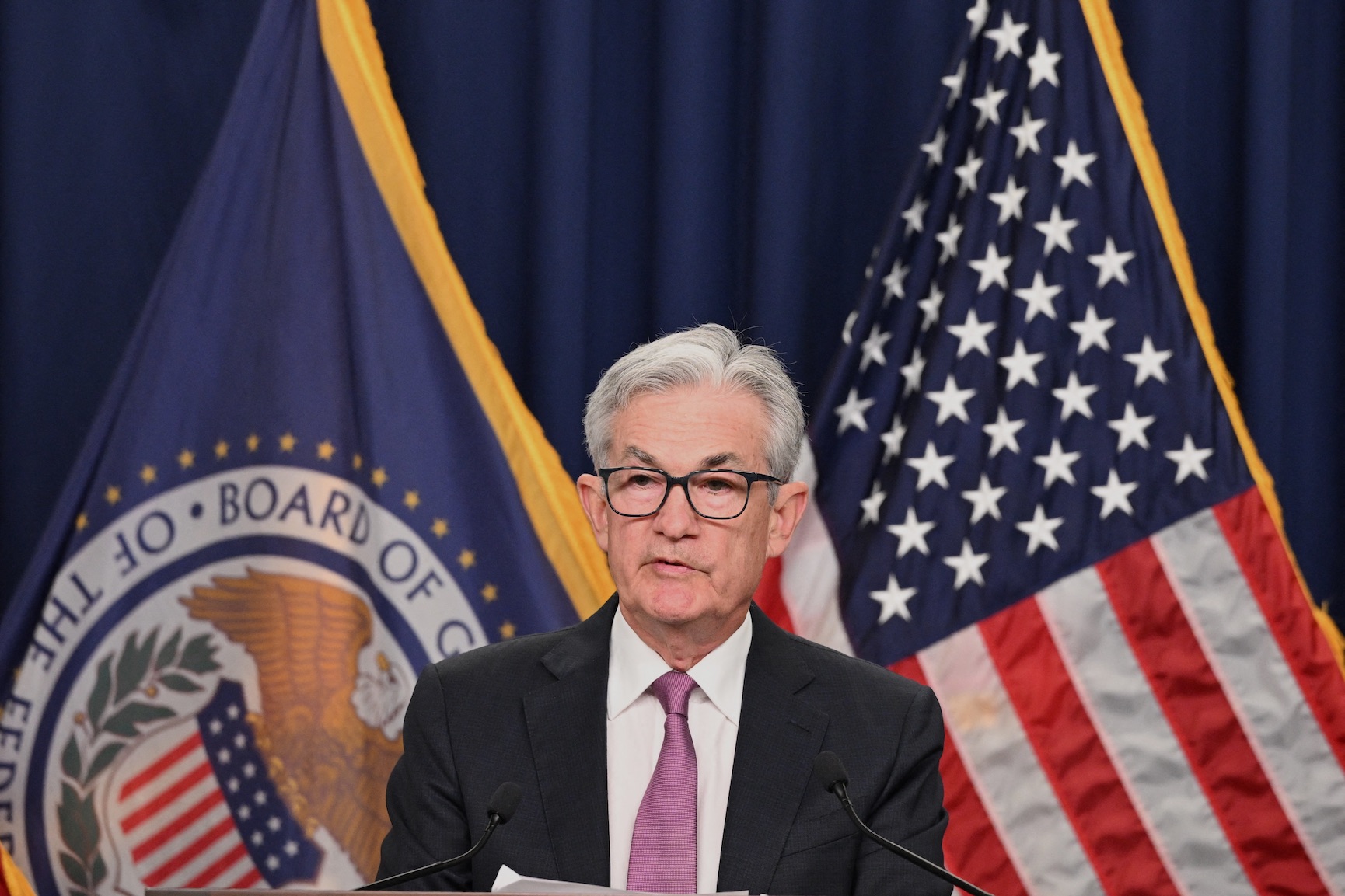 «Σήμα» νέας αύξησης επιτοκίων από τη Fed – Στο «κόκκινο» η Wall Street με σημαντικές απώλειες  