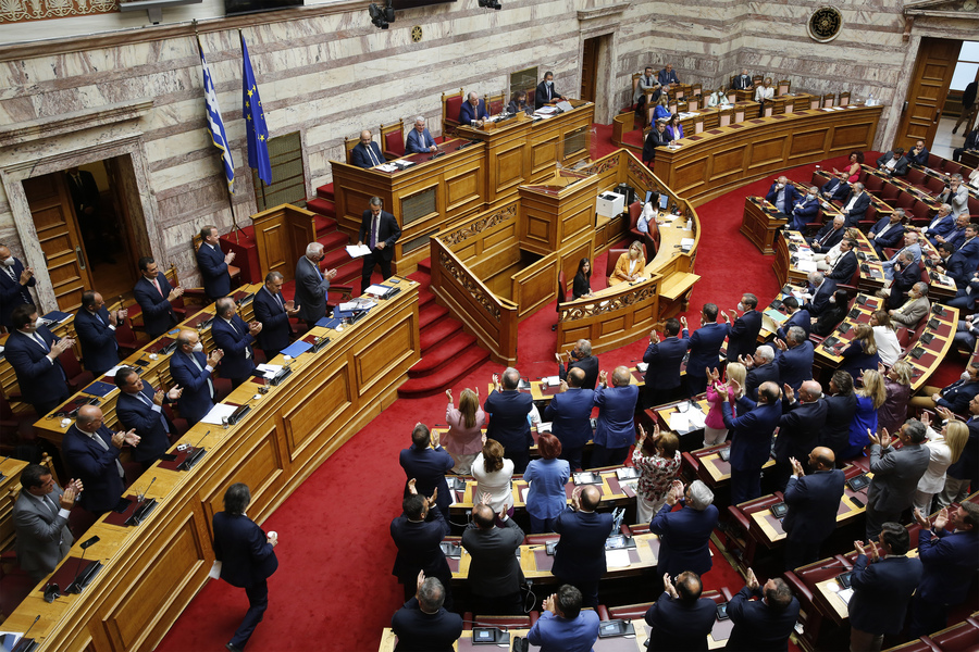 Καταψηφίστηκε με 156 “όχι” η πρόταση δυσπιστίας