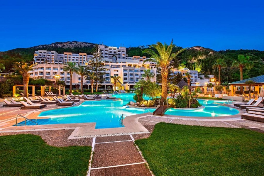 Στην ισπανική Azora το εμβληματικό Sheraton Rhodes Resort από τη Lampsa Hotels αντί 43,8 εκατ. ευρώ