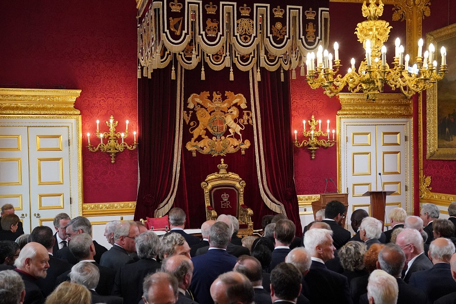 LIVE: Η επίσημη ανακήρυξη του Καρόλου σε βασιλιά του Ηνωμένου Βασιλείου