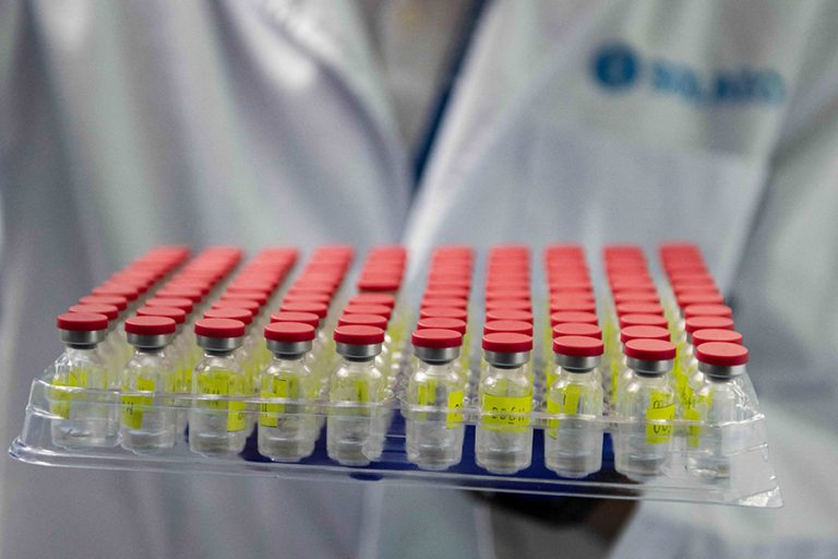 Η Κίνα έδωσε το «πράσινο φως» για το πρώτο εισπνεόμενο εμβόλιο κατά του κορωνοϊού