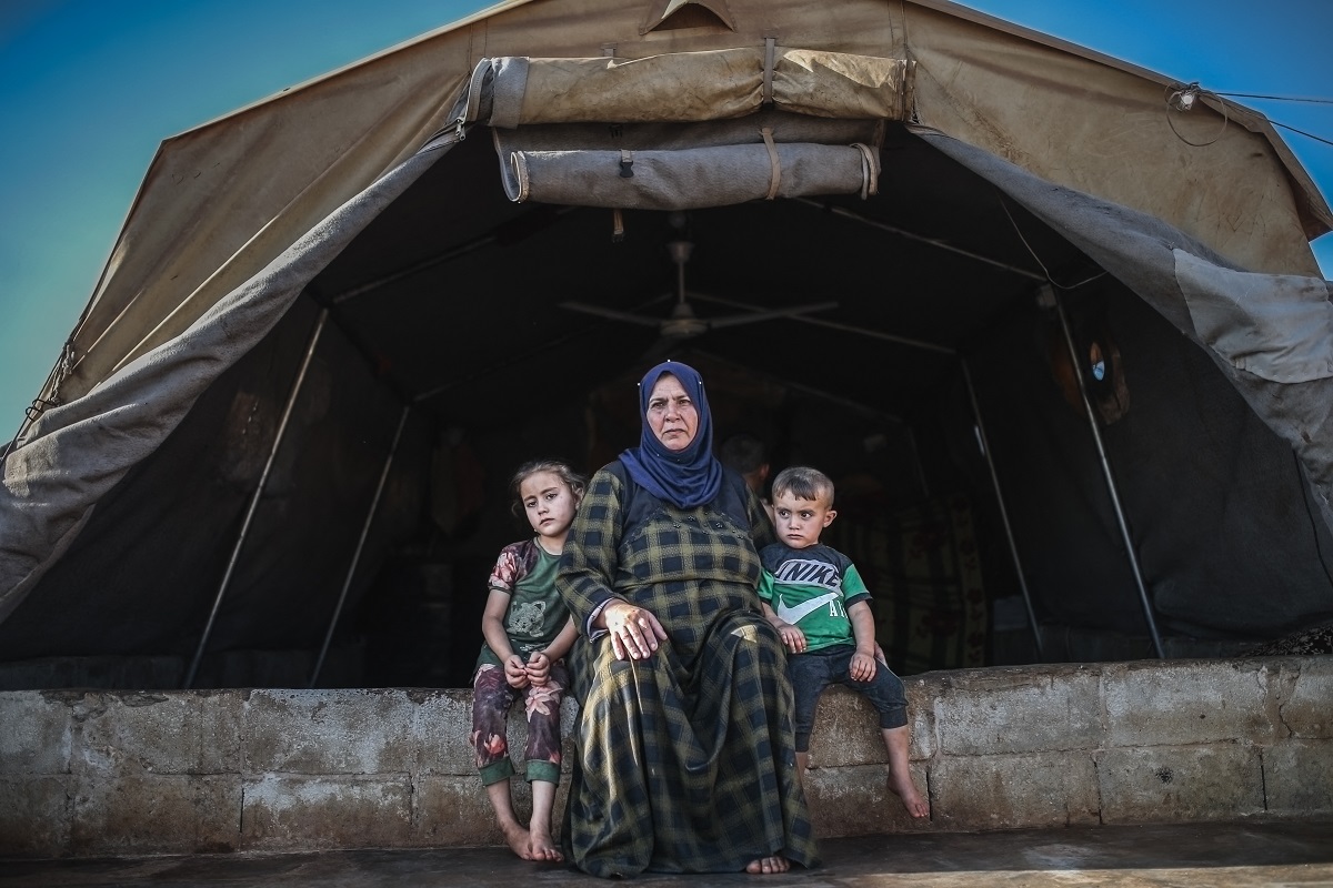 Έκθεση-βόμβα αποκαλύπτει ότι το TikTok πλουτίζει μέσω του livestreaming οικογενειών προσφύγων που εκλιπαρούν για βοήθεια