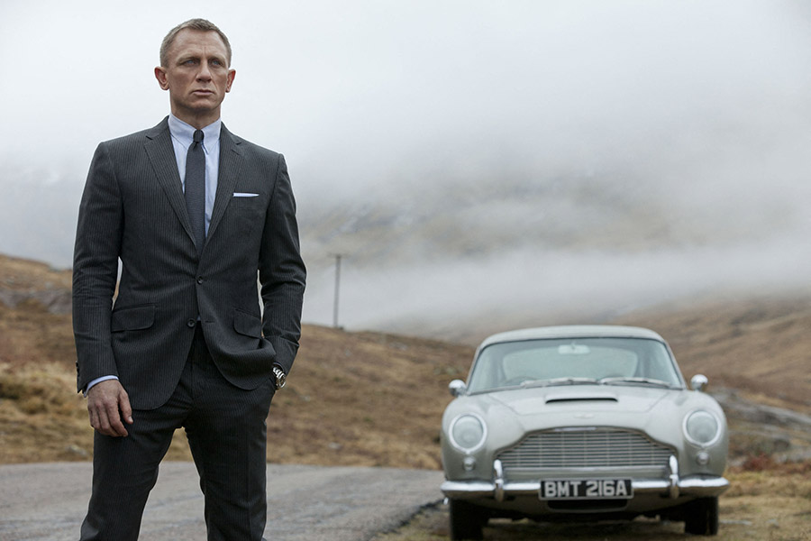 Από τις Aston Martin ως τη βότκα – Μαρτίνι: Η τοποθέτηση προϊόντων στις ταινίες του Τζέιμς Μποντ