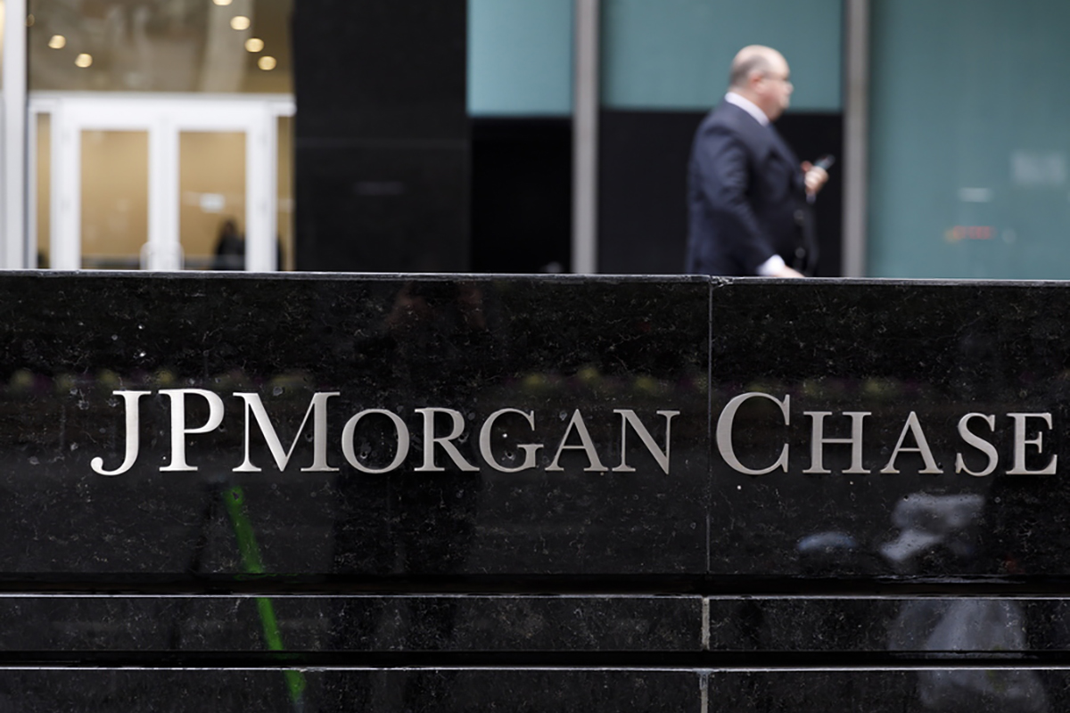 JP Morgan: Πώς κατάφερε να γίνει ο Γολιάθ των τραπεζικών Γολιάθ