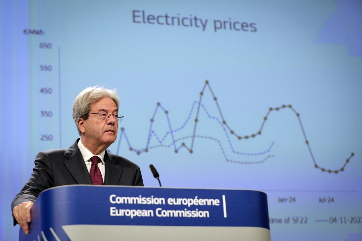 Τα έκτακτα μέτρα για την ενέργεια που έλαβε η Ελλάδα «δεν είναι αρκετά στοχευμένα», δήλωσε ο Τζεντιλόνι
