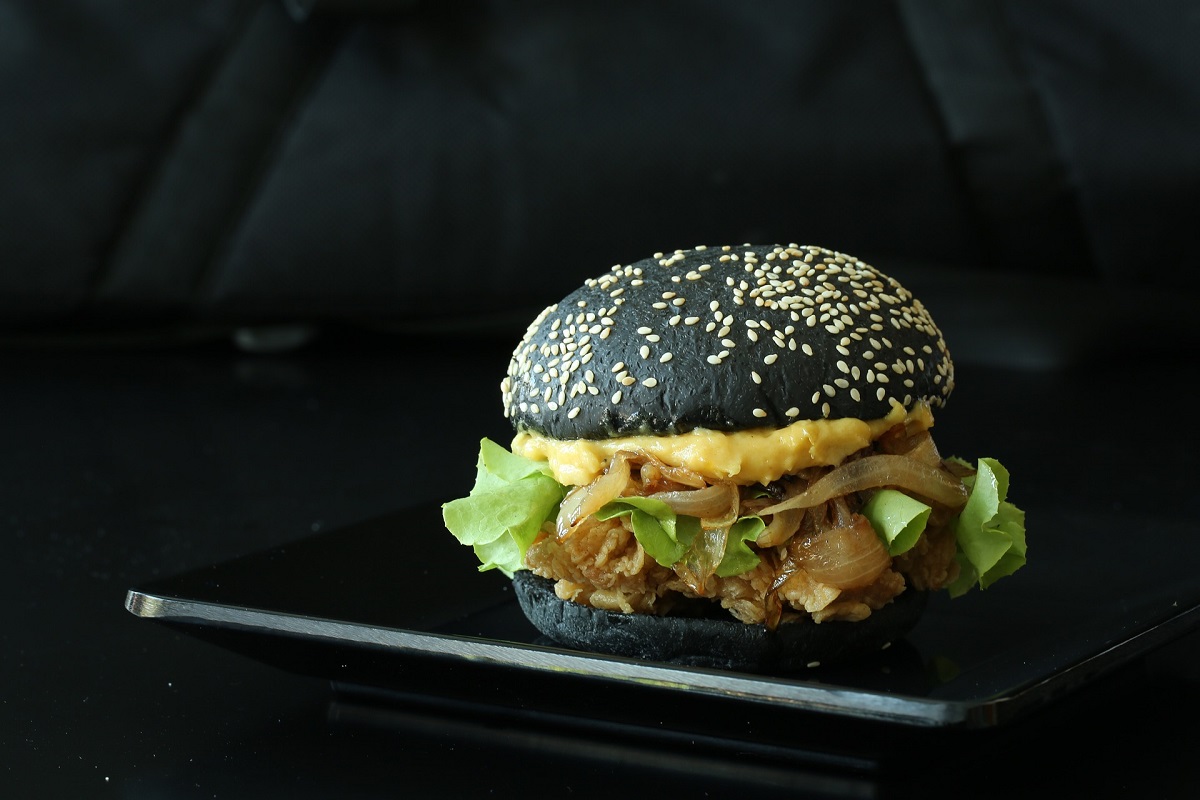 Το πιο ακριβό burger στον κόσμο: Κοστίζει όσο ένα αυτοκίνητο και δεν μπορείς καν να το αγοράσεις (vid)