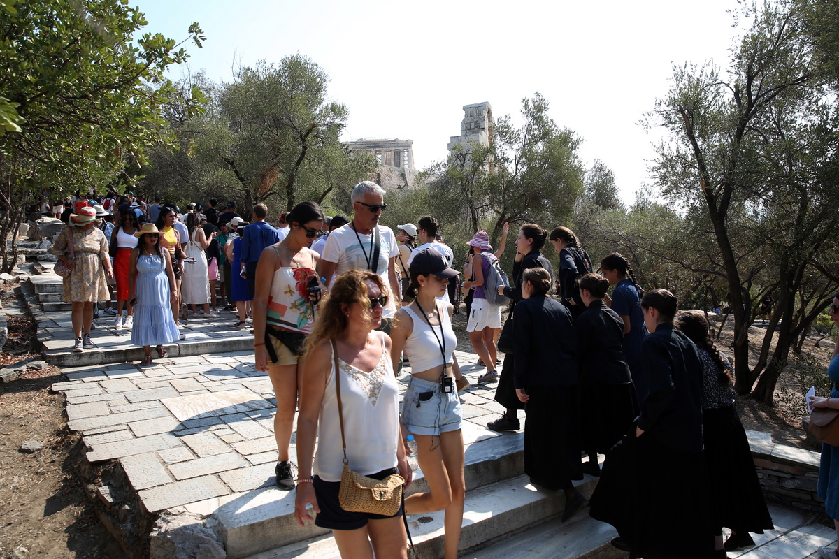 Τι βαθμό δίνουν στην Αθήνα οι ξένοι τουρίστες