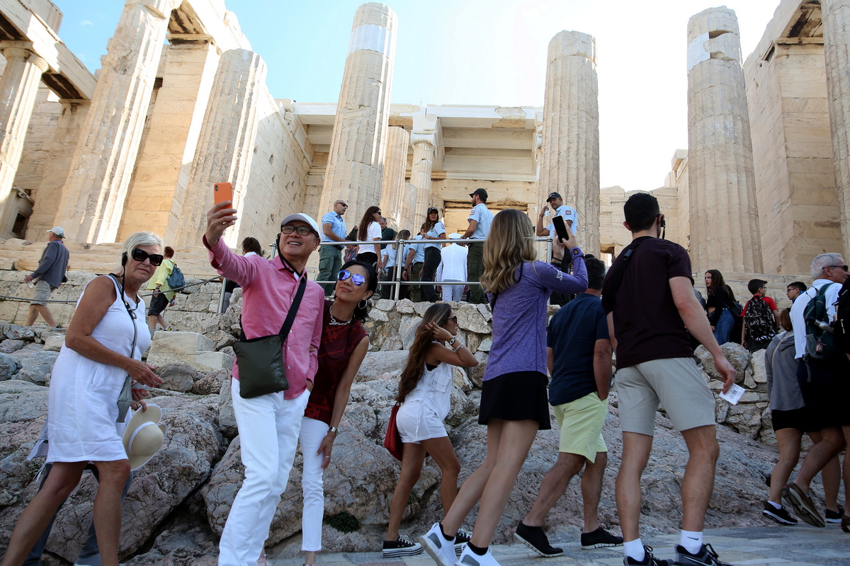 Ανεβαίνει ο πήχης των τουριστικών εσόδων