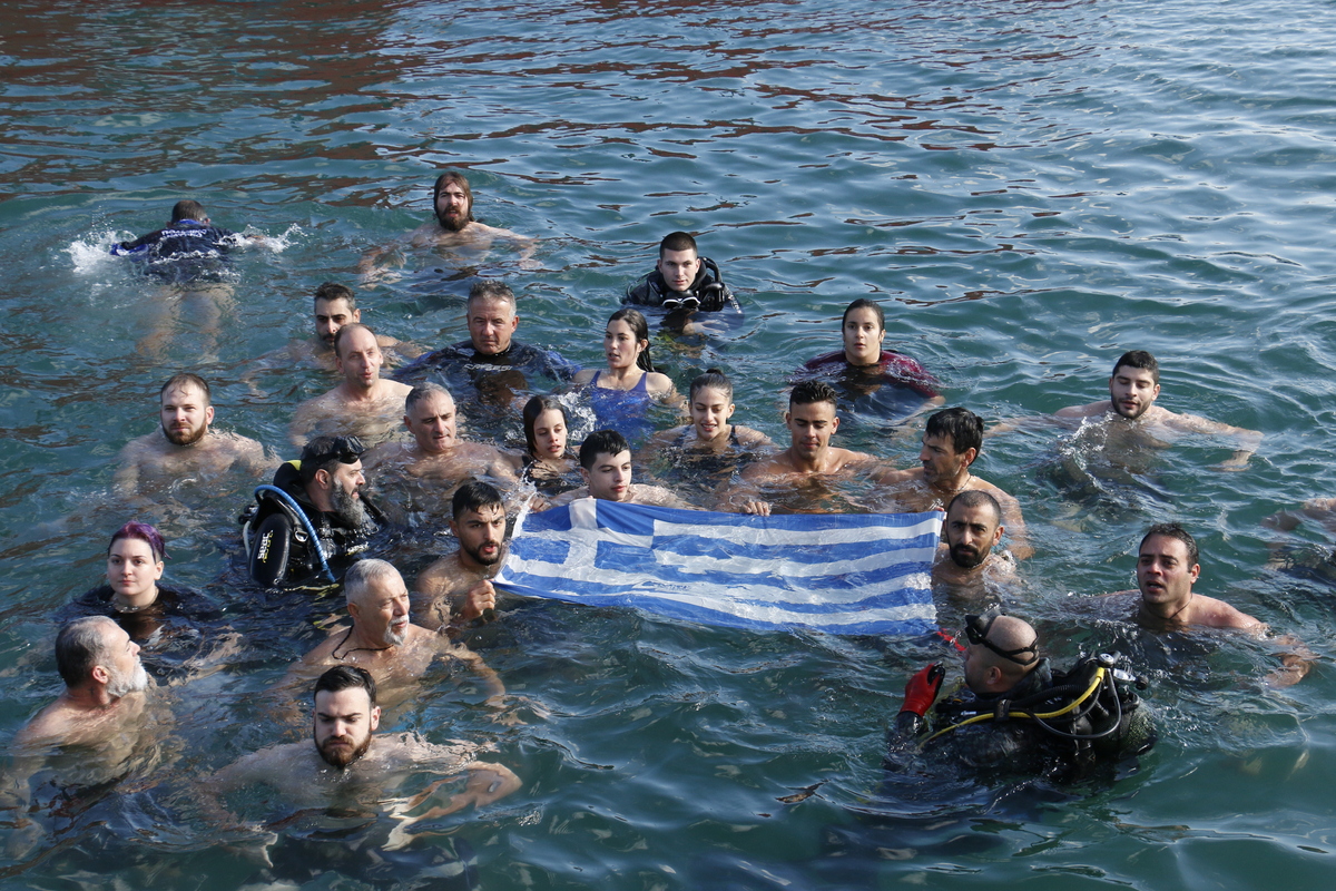 Λαμπροί εορτασμοί σε όλη τη χώρα για τα Θεοφάνια