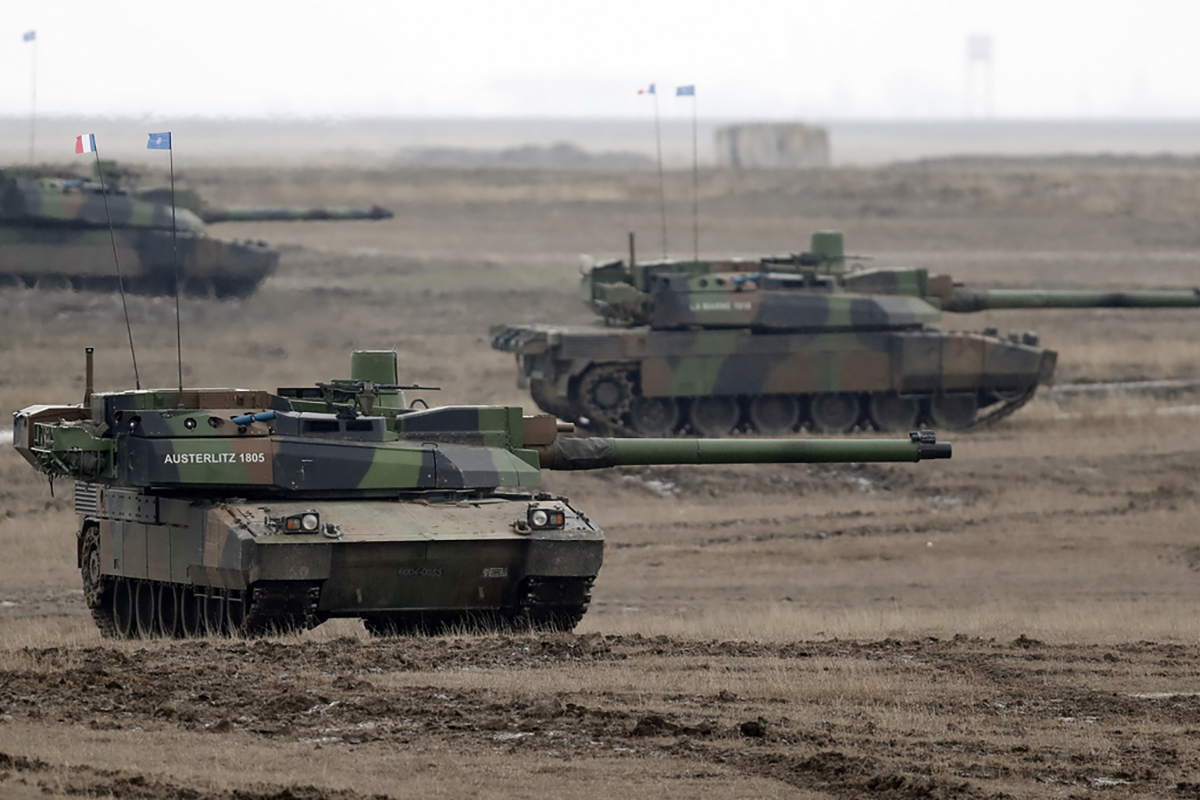 Η Δύση γεμίζει την Ουκρανία με άρματα μάχης και η Μόσχα μιλά για ανοιχτό πόλεμο με όλους
