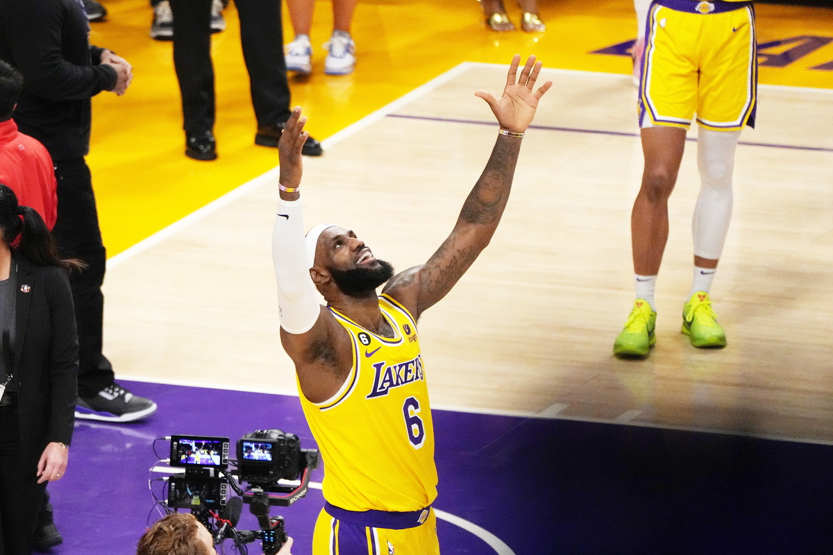 Η αστρονομική αξία της φανέλας του νέου “βασιλιά” του NBA
