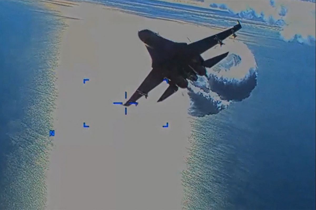 Βίντεο: Η στιγμή που το αμερικανικό drone αναχαιτίστηκε από ρωσικό μαχητικό στη Μαύρη Θάλασσα