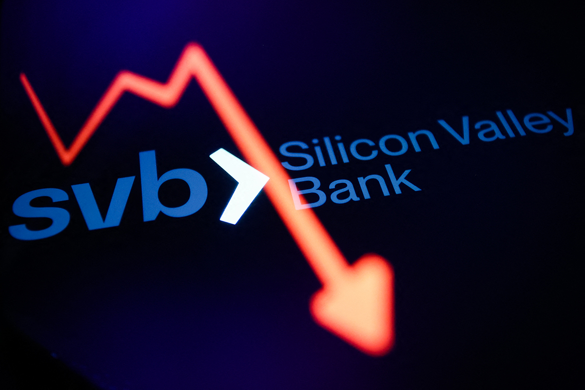 SVB: Από το bank run στο ρίσκο των startups και το «σήμα» για τα επιτόκια
