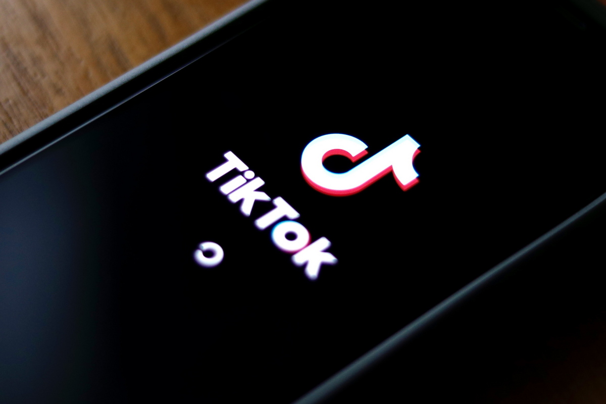 Το TikTok κερδίζει την «μάχη» της ενημέρωσης, σύμφωνα με έκθεση