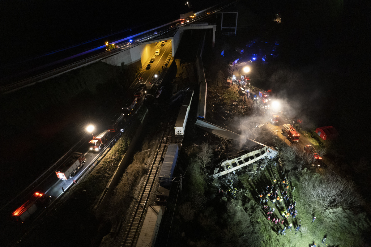 Σύγκρουση τρένων στα Τέμπη: Πώς έγινε το φονικό δυστύχημα. Παρέμβαση Ντογιάκου για τα αίτια