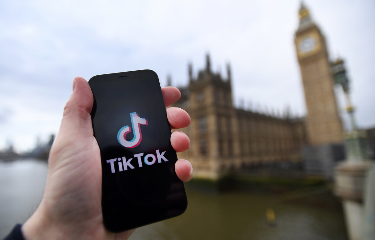 Block στο TikTok και από την Βρετανία