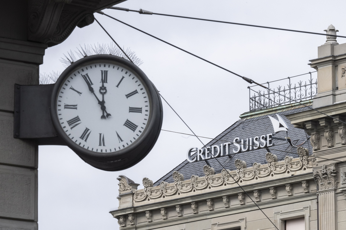 «Ζόμπι» και «ντροπή για την Ελβετία»: Η Ευρώπη δεν βλέπει με καθόλου καλό μάτι την υπόθεση Credit Suisse