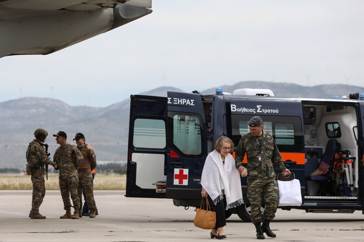 Σουδάν: Απεγκλωβίστηκαν επιπλέον 13 άτομα – Συνεχίζονται οι επιχειρήσεις απομάκρυνσης πολιτών (βίντεο)