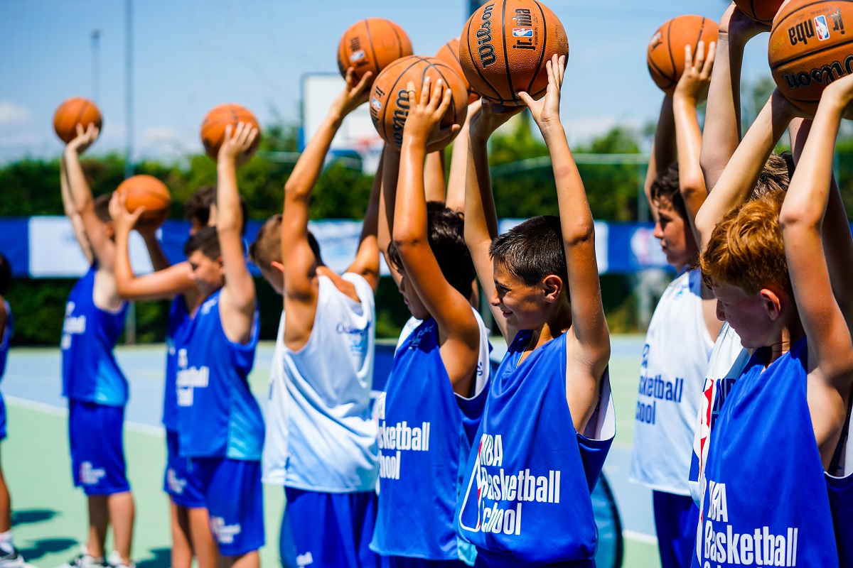 Το NBA και η ΤΕΜΕΣ Α.Ε. ανακοινώνουν τη δημιουργία NBA Basketball School στην Costa Navarino