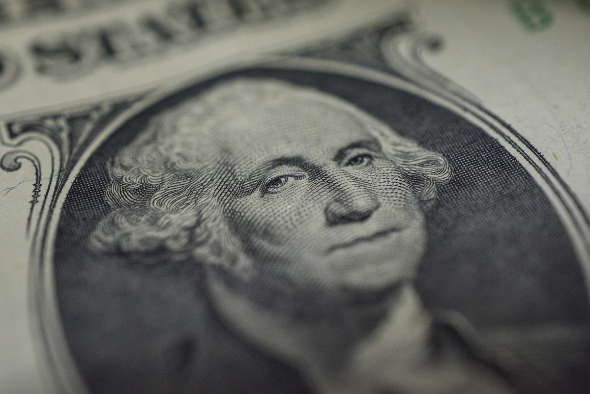 «Ο βασιλιάς Δολάριο είναι γυμνός»: Θα επιβιώσει από την κρίση χρέους στις ΗΠΑ;