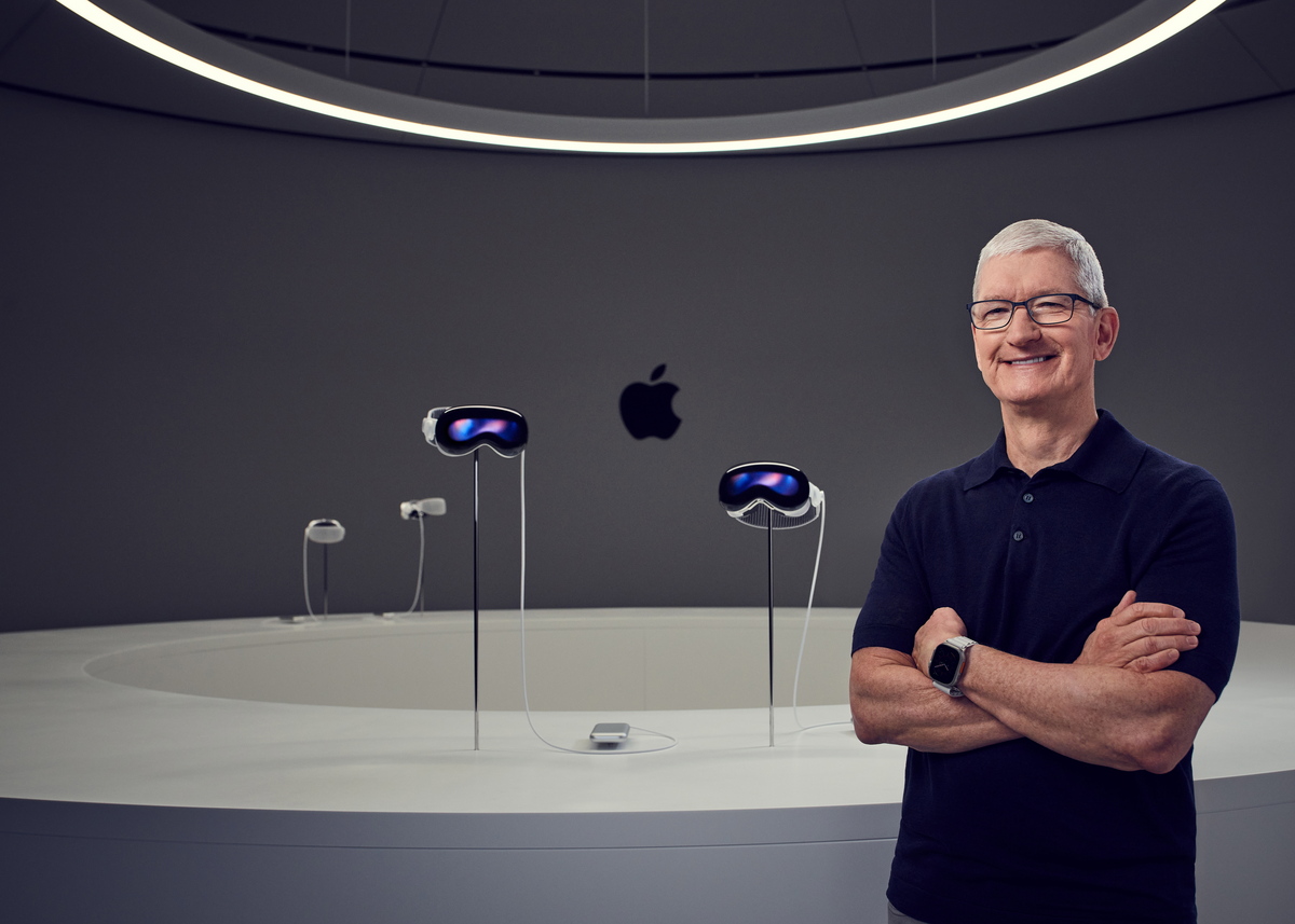 Vision Pro: Η Apple παρουσίασε τα γυαλιά… από το μέλλον